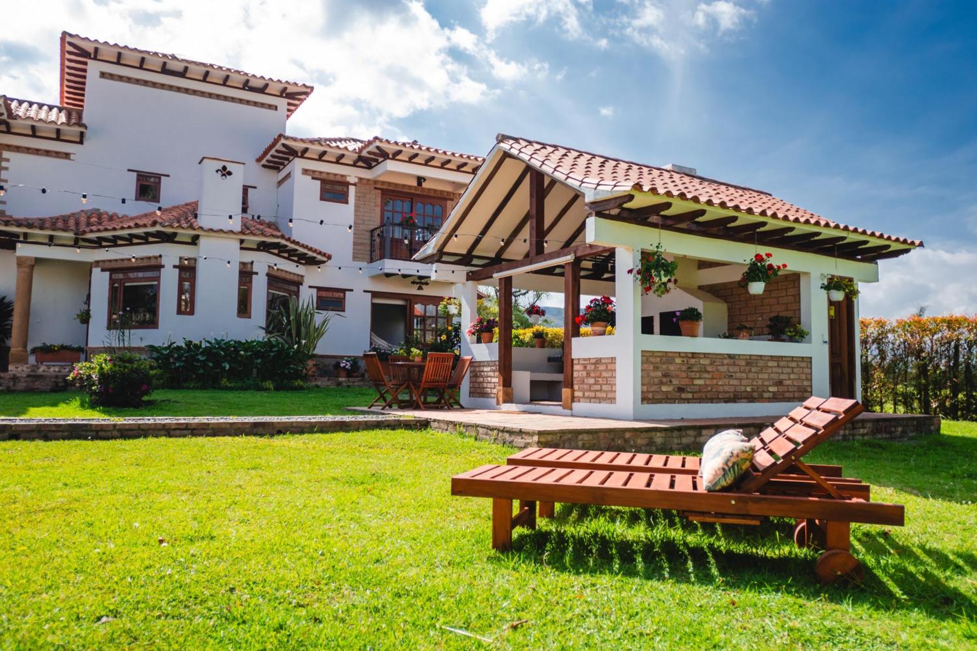 Casa De Flores Hotel 4*