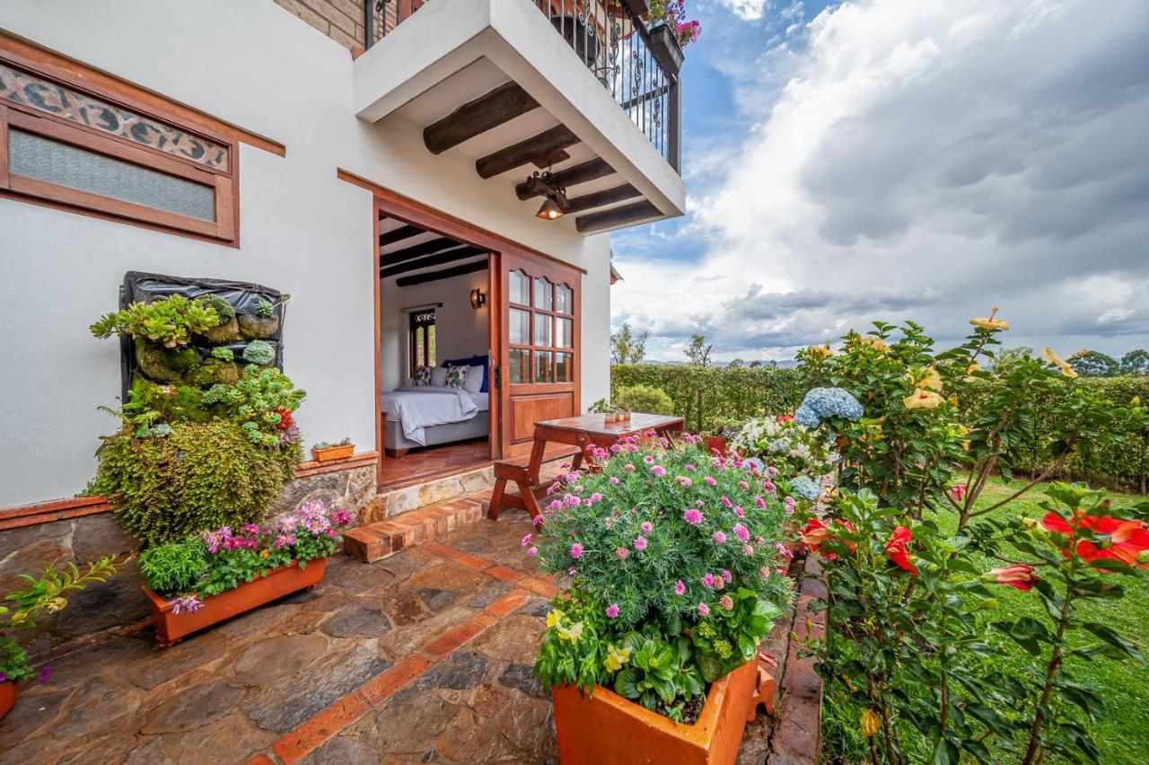Casa De Flores Hotel 4*